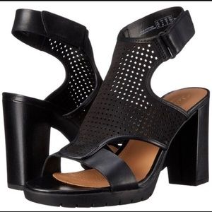 Women’s Clarks Pastina Lima sandal sz 10